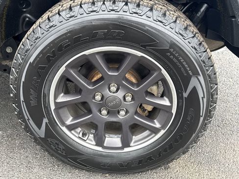 Used 2021 Jeep Wrangler Unlimited Sahara image 11