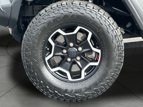 Used 2020 Jeep Gladiator Sport w/ Quick Order Package 24S AWD/4WD image 24