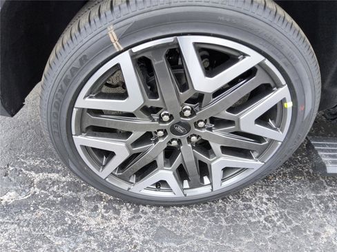 New 2026 Ford Expedition Max Platinum AWD/4WD image 32