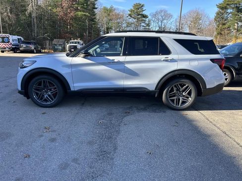 New 2026 Ford Explorer ST w/ Sun And Sound Package image 2