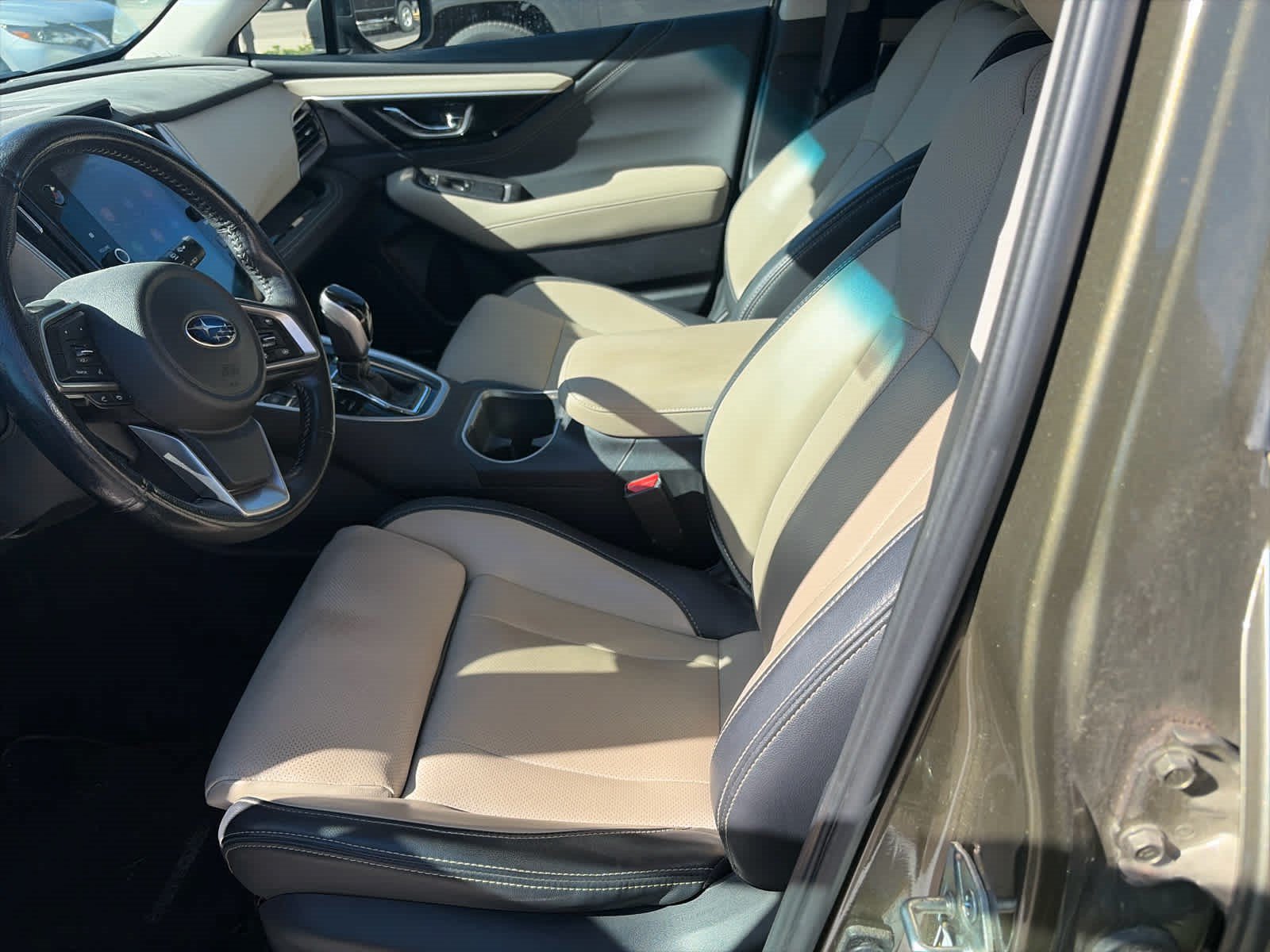Used 2021 Subaru Outback Limited AWD/4WD image 6