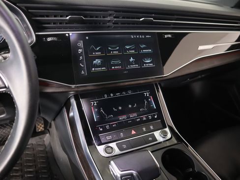 Used 2022 Audi Q8 Premium Plus image 5