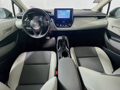 Used 2025 Toyota Corolla LE FWD image 27