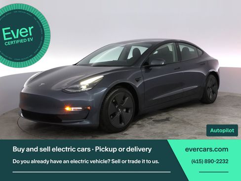 Used 2023 Tesla Model 3 Standard Range image 1