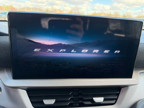 Used 2025 Ford Explorer Active w/ Active Comfort Package image 20