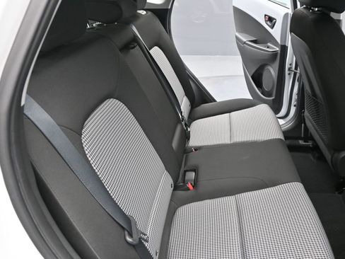 Used 2020 Hyundai Kona SE image 13