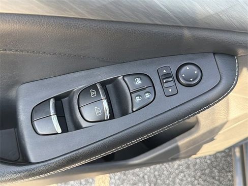 Used 2017 Nissan Maxima 3.5 SL image 26