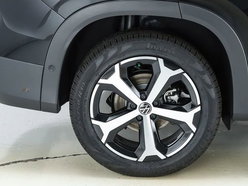 New 2026 Volkswagen Tiguan SE image 52