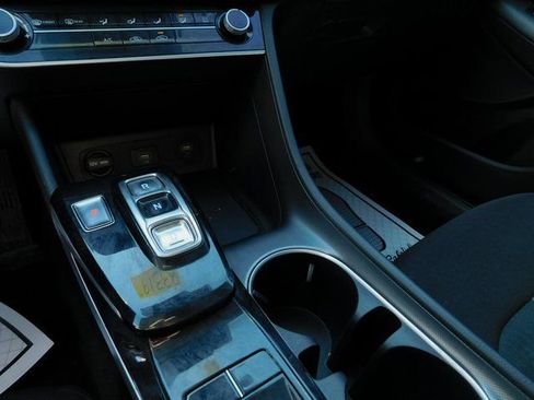 Used 2023 Hyundai Sonata SE image 15