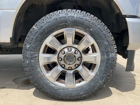 Used 2022 Ford F250 Platinum w/ FX4 Off-Road Package AWD/4WD image 9
