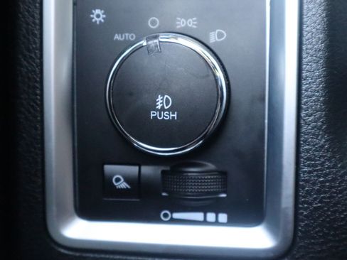 Used 2015 RAM 2500 SLT w/ Luxury Group AWD/4WD image 28