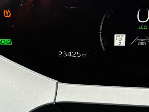 Used 2024 Toyota Prius XLE image 20