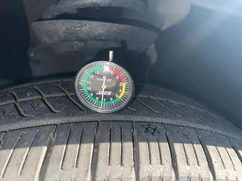 Used 2021 Toyota Highlander Limited image 11