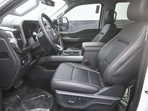 New 2026 Ford F250 Lariat w/ Black Appearance Package image 18