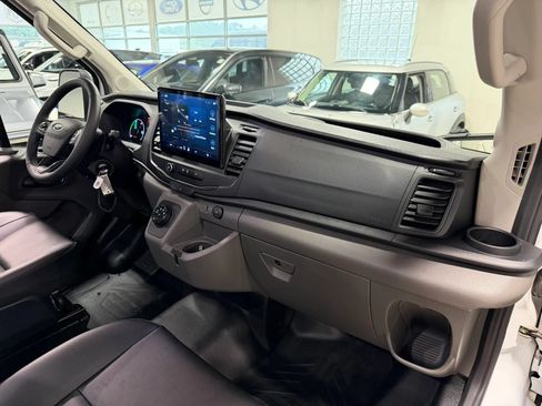 Used 2023 Ford E-Transit Medium Roof RWD image 10