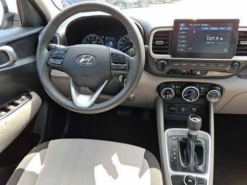 Used 2020 Hyundai Venue SEL image 14