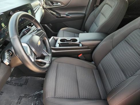 Used 2025 Chevrolet Equinox LT AWD/4WD image 13