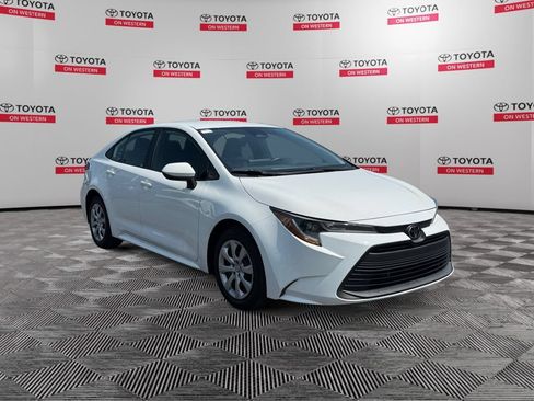 Used 2024 Toyota Corolla LE FWD image 3