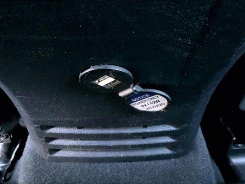 Used 2017 Toyota Tacoma TRD Sport image 34