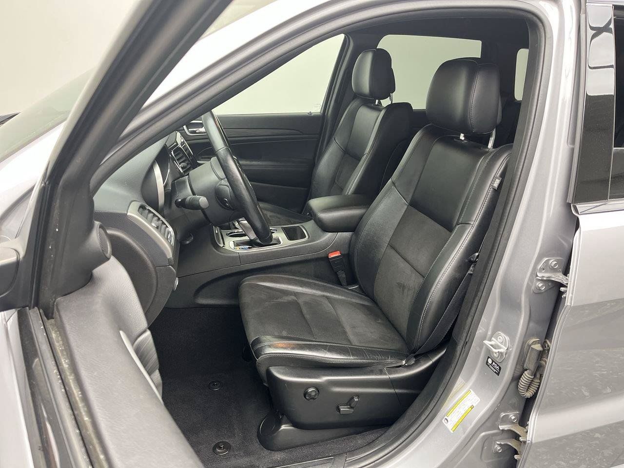 Used 2021 Jeep Grand Cherokee Laredo X AWD/4WD image 9