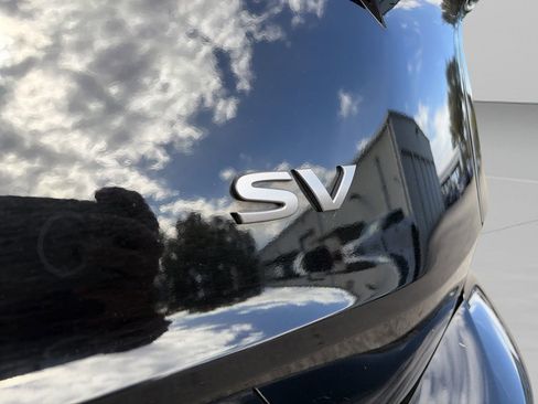 Used 2024 Nissan Rogue SV image 31