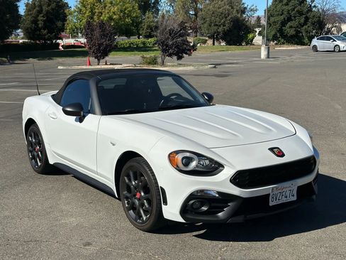 Used 2020 FIAT 124 Spider Abarth w/ Convenience Group image 13