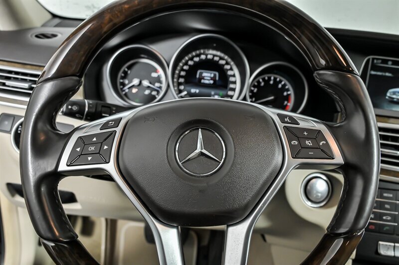 Used 2016 Mercedes-Benz E 350 4MATIC Wagon w/ Premium Package image 25
