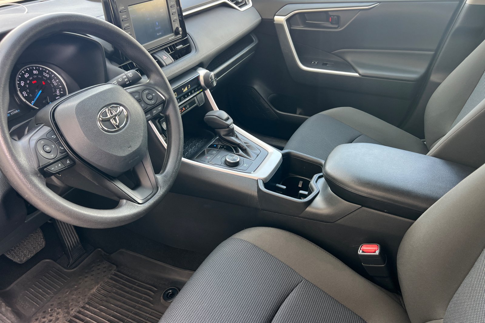 Certified 2022 Toyota RAV4 LE AWD/4WD image 9