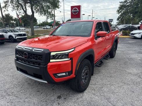 Certified 2025 Nissan Frontier PRO-4X AWD/4WD image 2