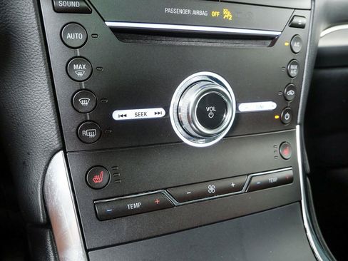 Used 2019 Ford Edge Titanium FWD image 17