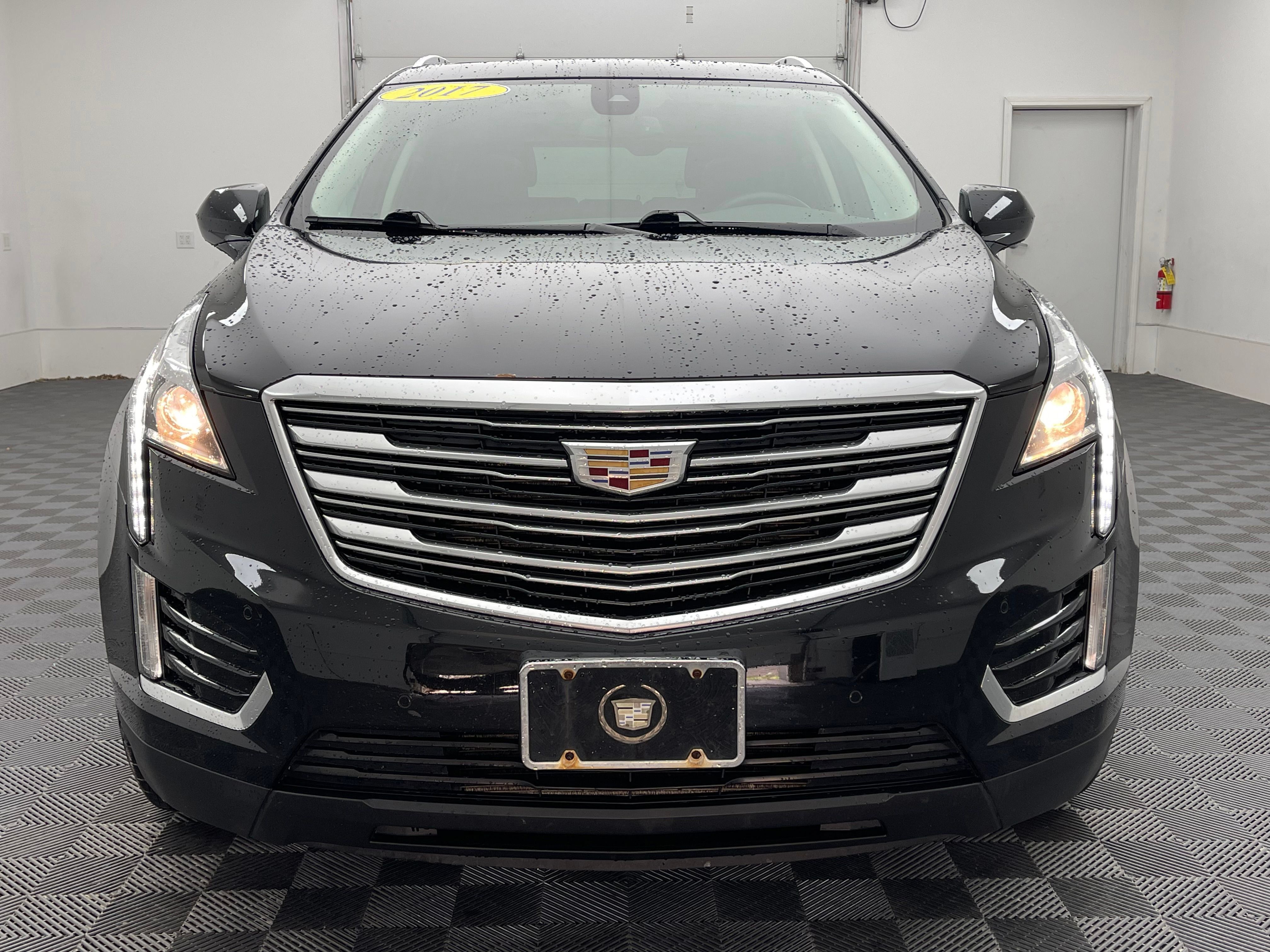 Used 2017 Cadillac XT5 Luxury w/ Driver Awareness Package AWD/4WD image 13