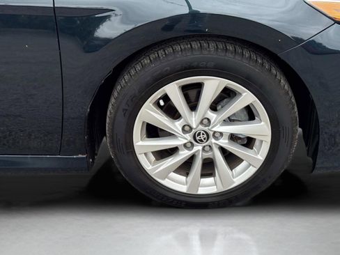 Used 2021 Toyota Camry LE image 9