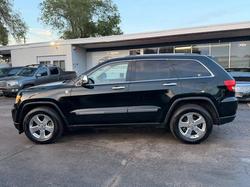 Used 2013 Jeep Grand Cherokee Overland AWD/4WD image 7