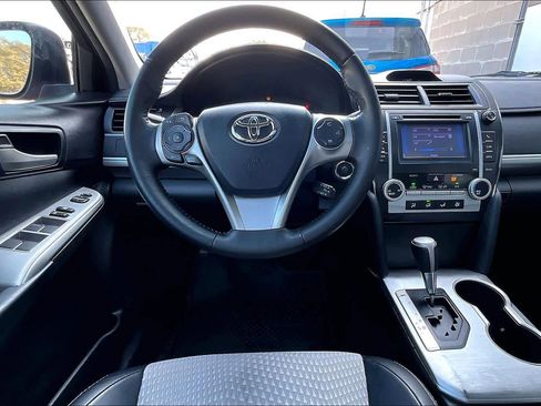 Used 2012 Toyota Camry SE image 5