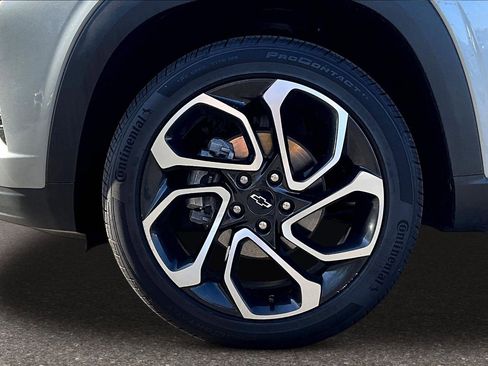 Used 2024 Chevrolet Trax RS w/ Driver Confidence Package FWD image 25