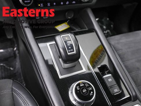 Used 2023 Mitsubishi Outlander SE image 13