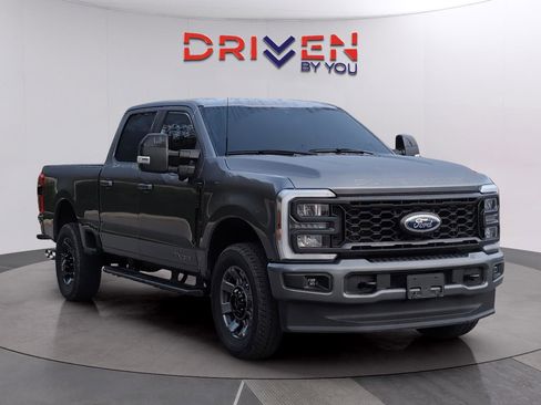 Used 2024 Ford F250 Lariat w/ Sport Appearance Package image 7