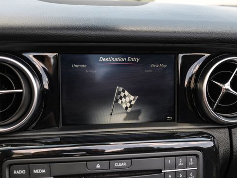 Used 2017 Mercedes-Benz SLC 300 image 29
