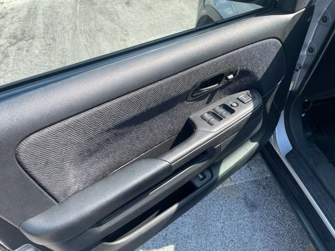 Used 2005 Honda CR-V LX image 9