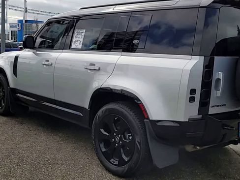 Used 2024 Land Rover Defender 110 X-Dynamic SE image 6