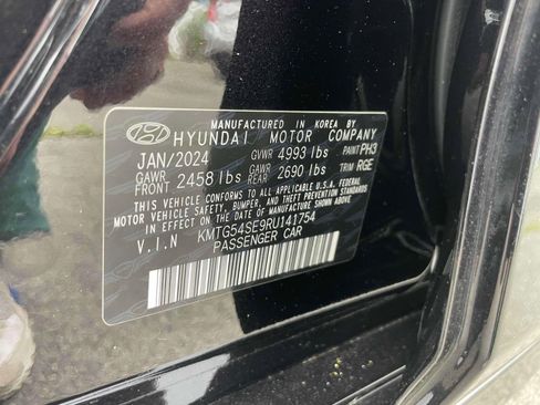 Used 2024 Genesis G70 3.3T Advanced image 12