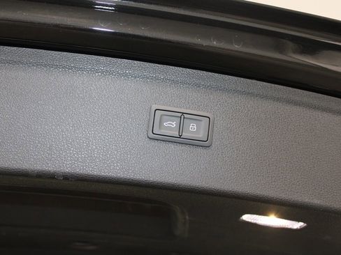 Used 2023 Audi SQ5 Premium Plus image 17