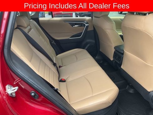 Used 2023 Toyota RAV4 XLE Premium AWD/4WD image 21
