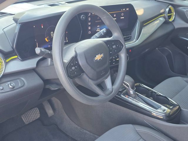 Used 2025 Chevrolet Trax LT FWD image 9