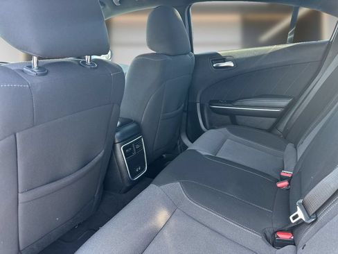 Used 2022 Dodge Charger SXT RWD image 9