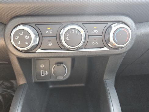 Used 2025 Nissan Kicks Play S FWD image 9