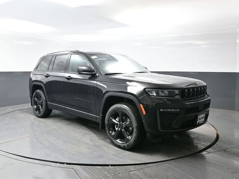 New 2026 Jeep Grand Cherokee Limited w/ Limited Altitude Package AWD/4WD image 3