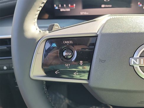 Used 2025 Nissan Murano SL image 5