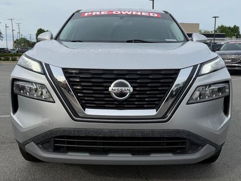 Used 2021 Nissan Rogue SV FWD image 2