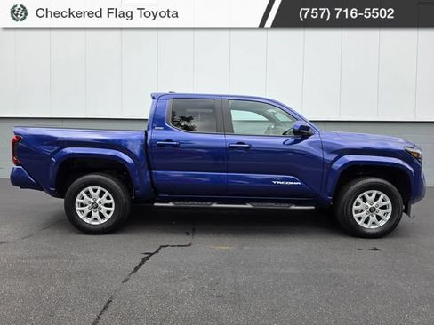 Used 2025 Toyota Tacoma SR5 AWD/4WD image 8